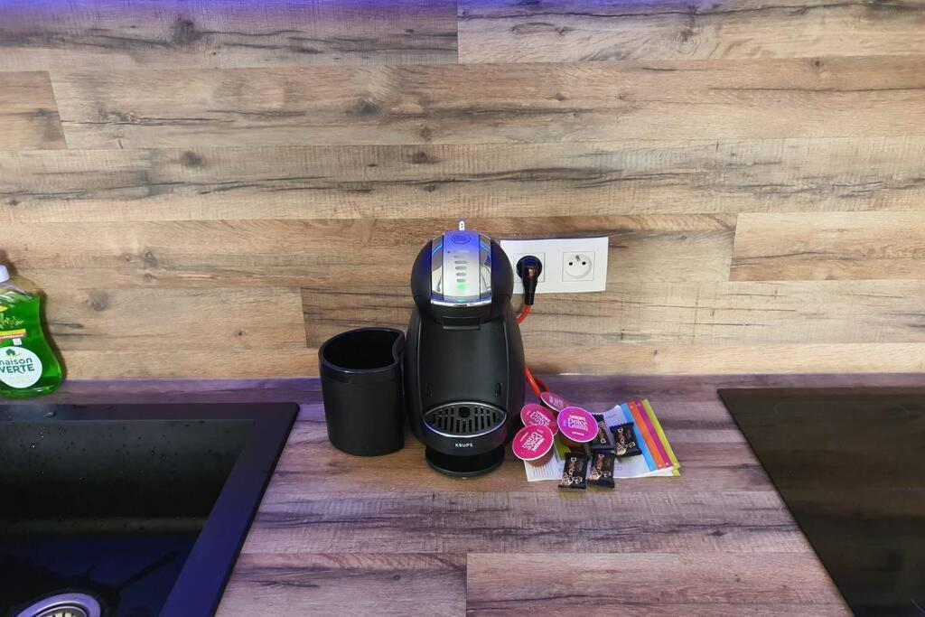 Appartement contemporain rénové à neuf avec cuisine équipé - Val de reuil Val-de-Reuil Esterno foto