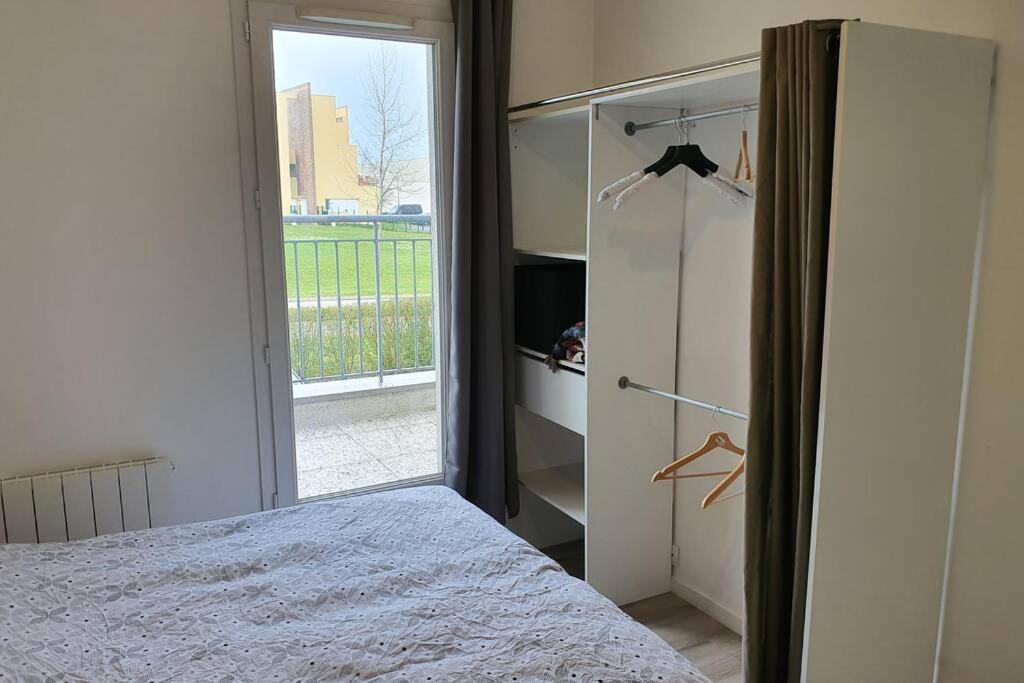 Appartement contemporain rénové à neuf avec cuisine équipé - Val de reuil Val-de-Reuil Esterno foto