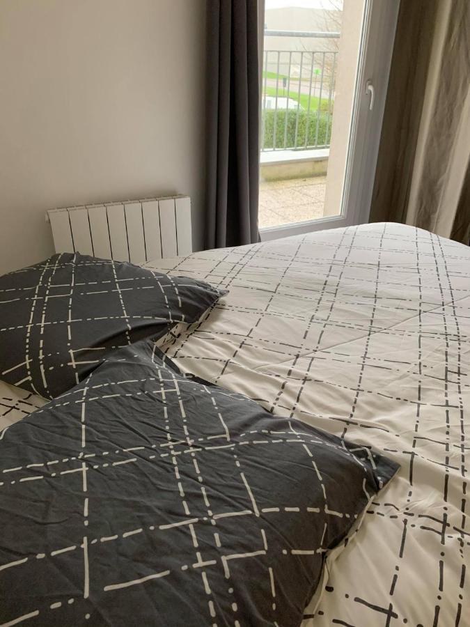 Appartement contemporain rénové à neuf avec cuisine équipé - Val de reuil Val-de-Reuil Esterno foto